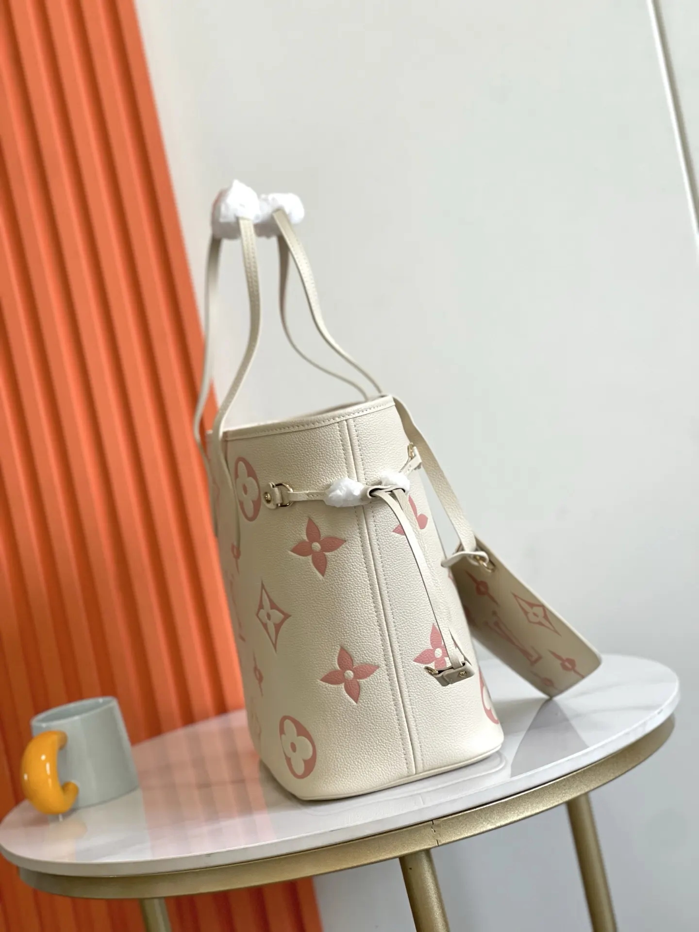 LV Neverfull Mo手拿包 精致手拿款
