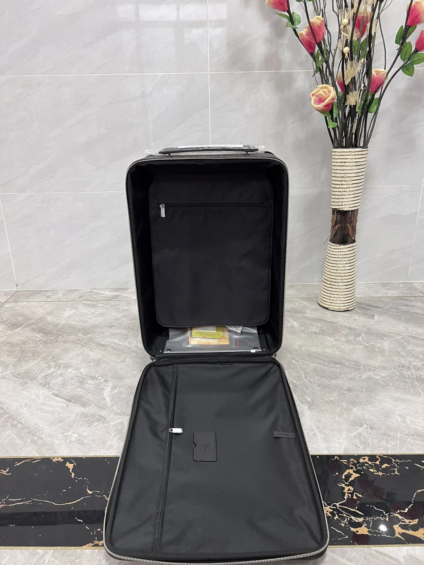 数量不多 赶紧抢购 勾引 产品抢先上市 实 行李箱 旅行拉杆款 轻便出行款