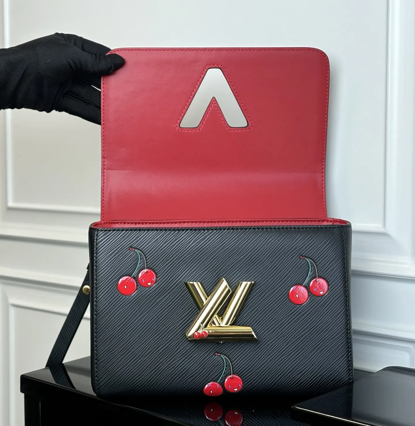 LV 黑色 牛皮 链条包 精致链条款