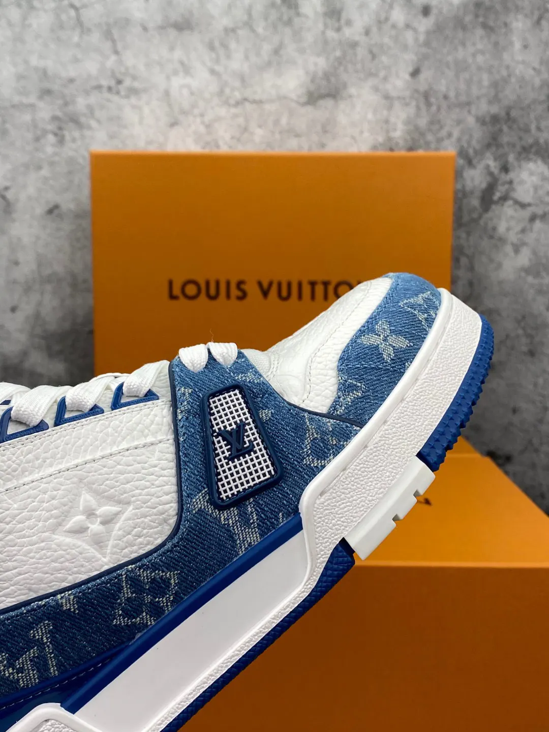 LV 蓝白拼色低帮运动鞋 休闲百搭款｜ORBUYBAG 岚奢包高端时尚精品