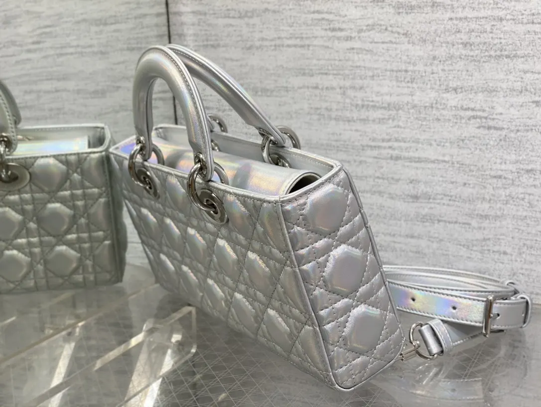 Dior 羊皮 进口 羊皮 内里采用 真羊皮绒横款戴妃包 镭射銀 手提包 通勤手提款