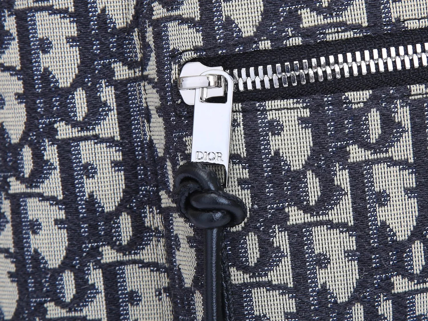 Dior 黑色 小牛皮 厂价 双肩包 实用双肩款