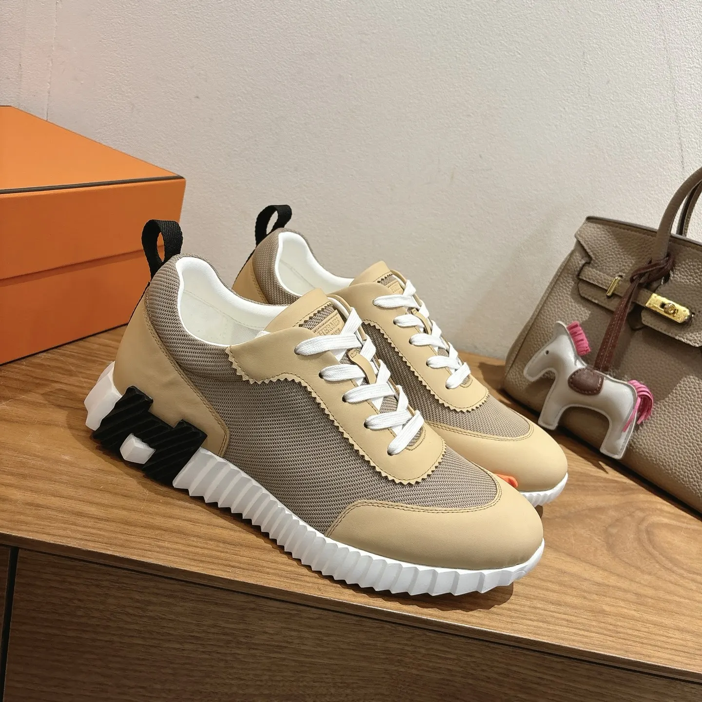 Hermès SS 运动鞋(數字4) Hermès SS 运动鞋(數字4)