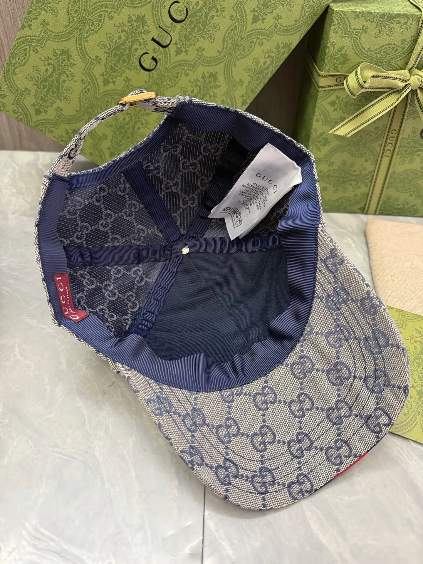 Gucci GG Monogram 棒球帽 灰色