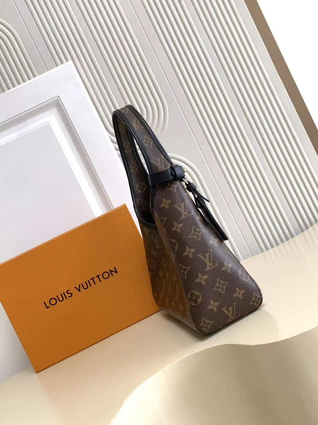 LV Classic Monogram Tote Bag Image 2 LV Classic Monogram Tote Bag Image 2