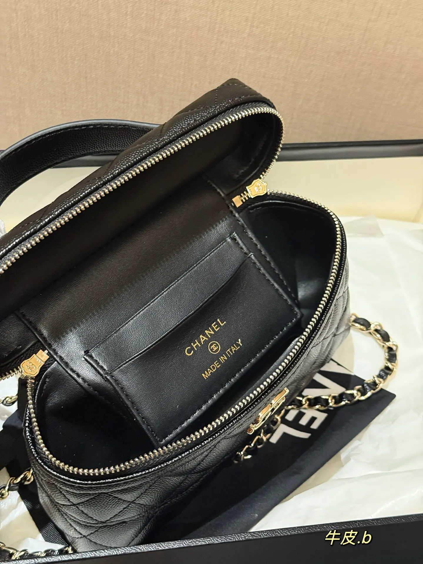 Chain Bag Leather