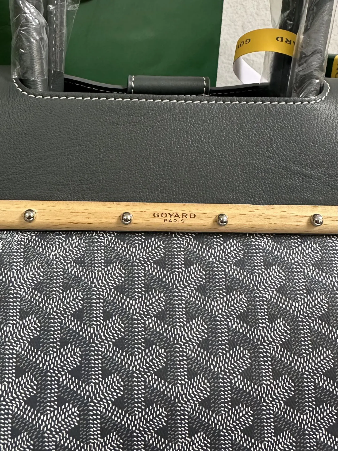 Goyard 小牛皮 无论包是打开还是合上 在内还是在外 它都能与女性生活 托特包 大容量托特款