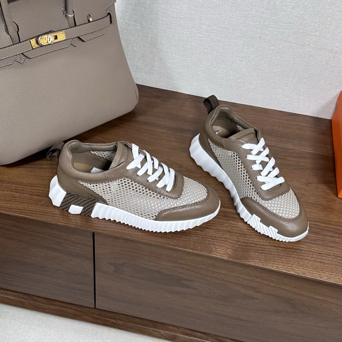 Hermès SS 运动鞋(數字4) Hermès SS 运动鞋(數字4)