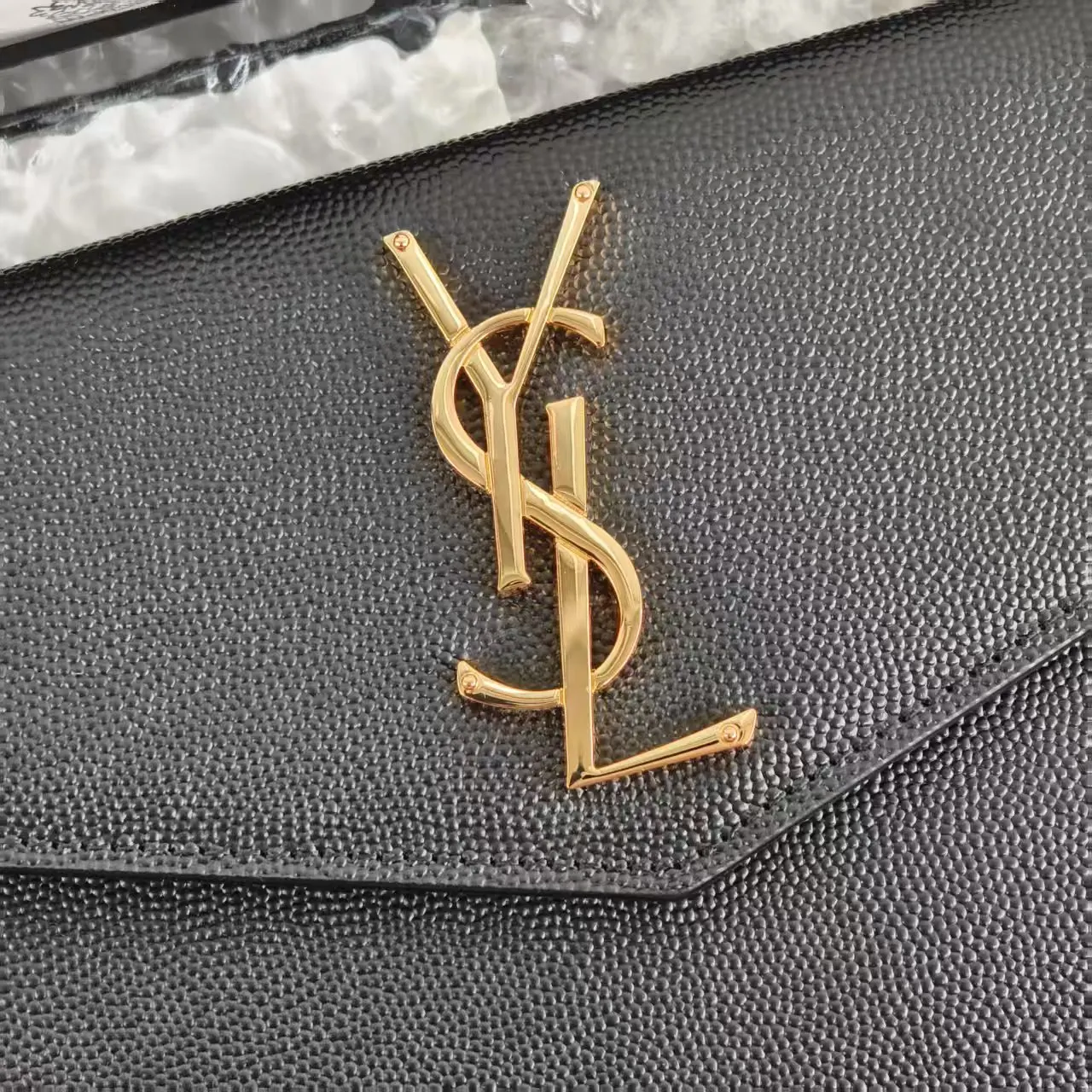 黑色 牛皮 Uptown 手拿包 最經典的标志性金属log 精致手拿款