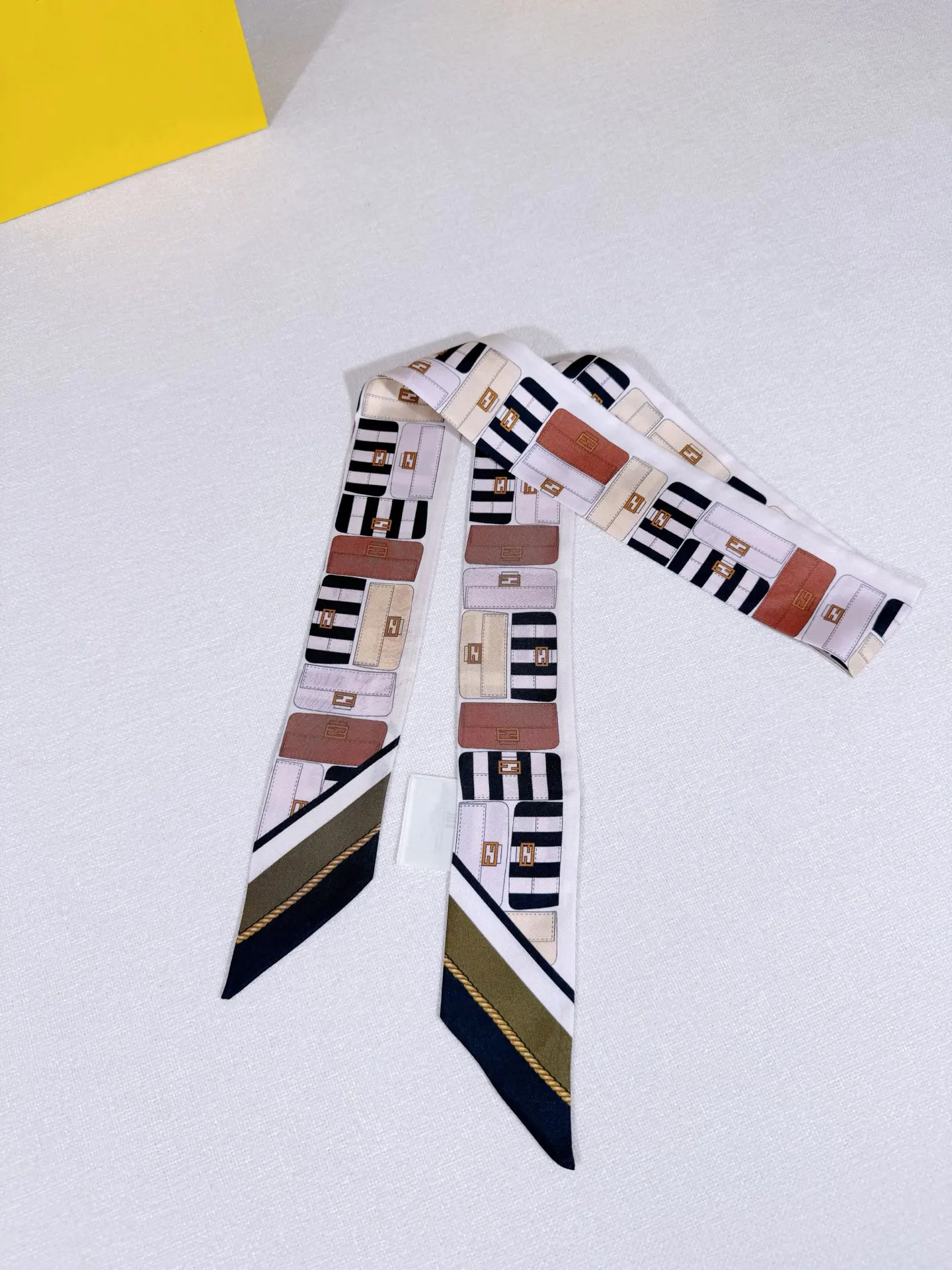 Fendi 咖色 腰带 通勤百搭款