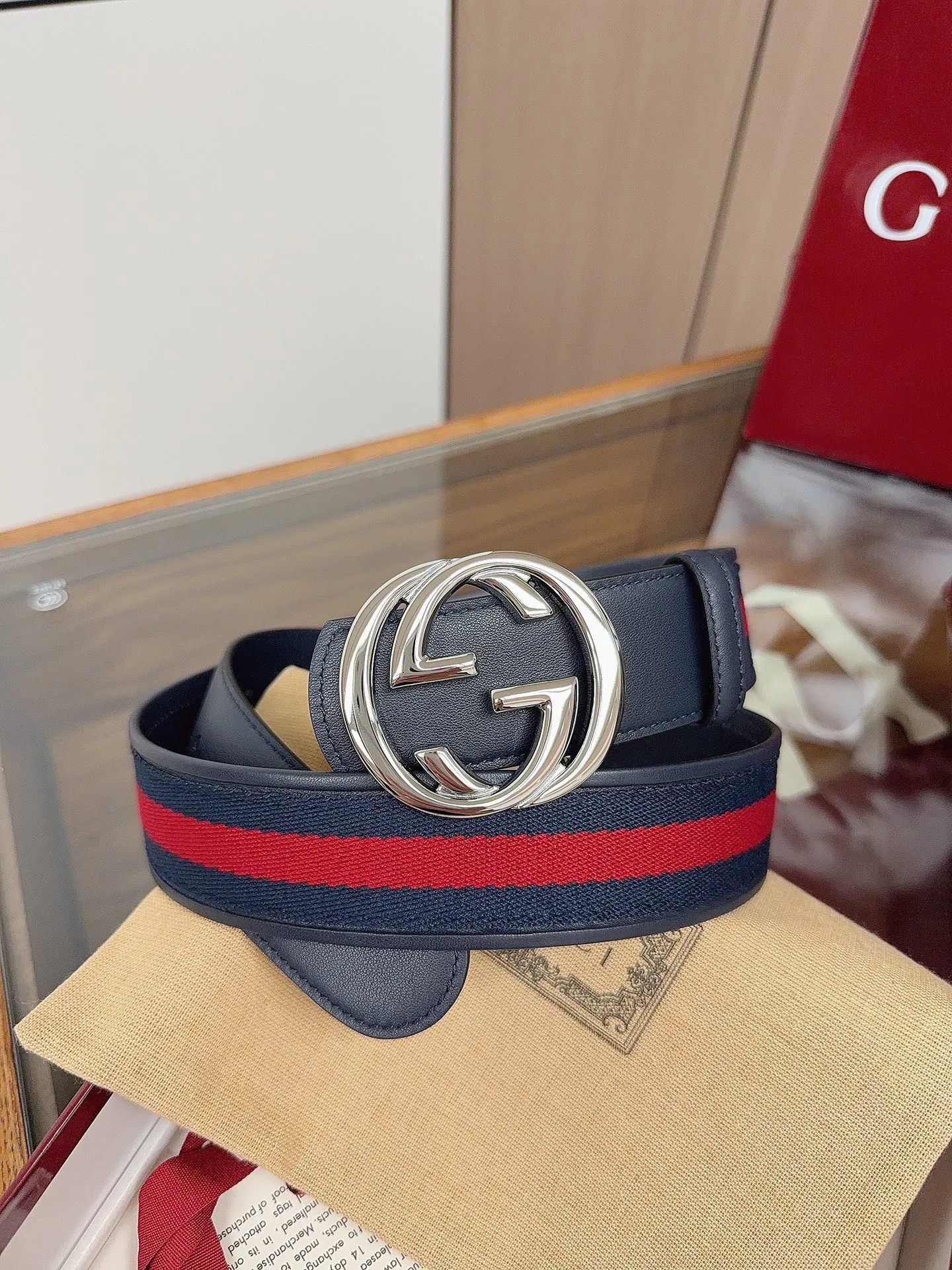 Gucci Double G Buckle Cowhide Belt