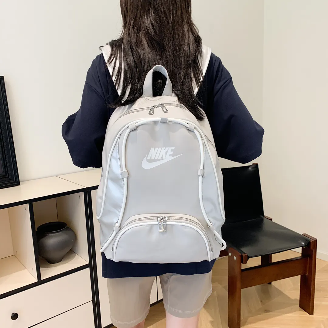 NIKE耐克 男女同款个性休閒户外大容量運動包 雙肩包 实用雙肩款