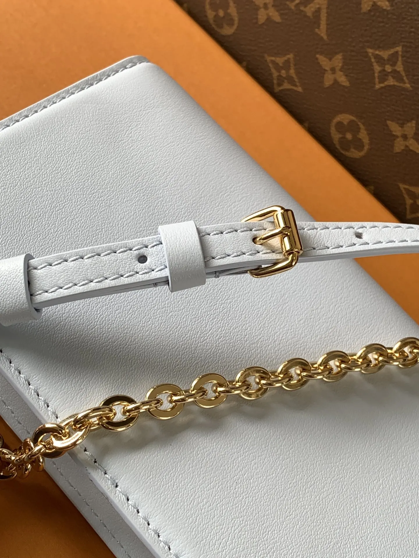 LV Victorine black apricot color scheme chain bag, shoulder crossbody Image 6 LV Victorine black apricot color scheme chain bag, shoulder crossbody Image 6