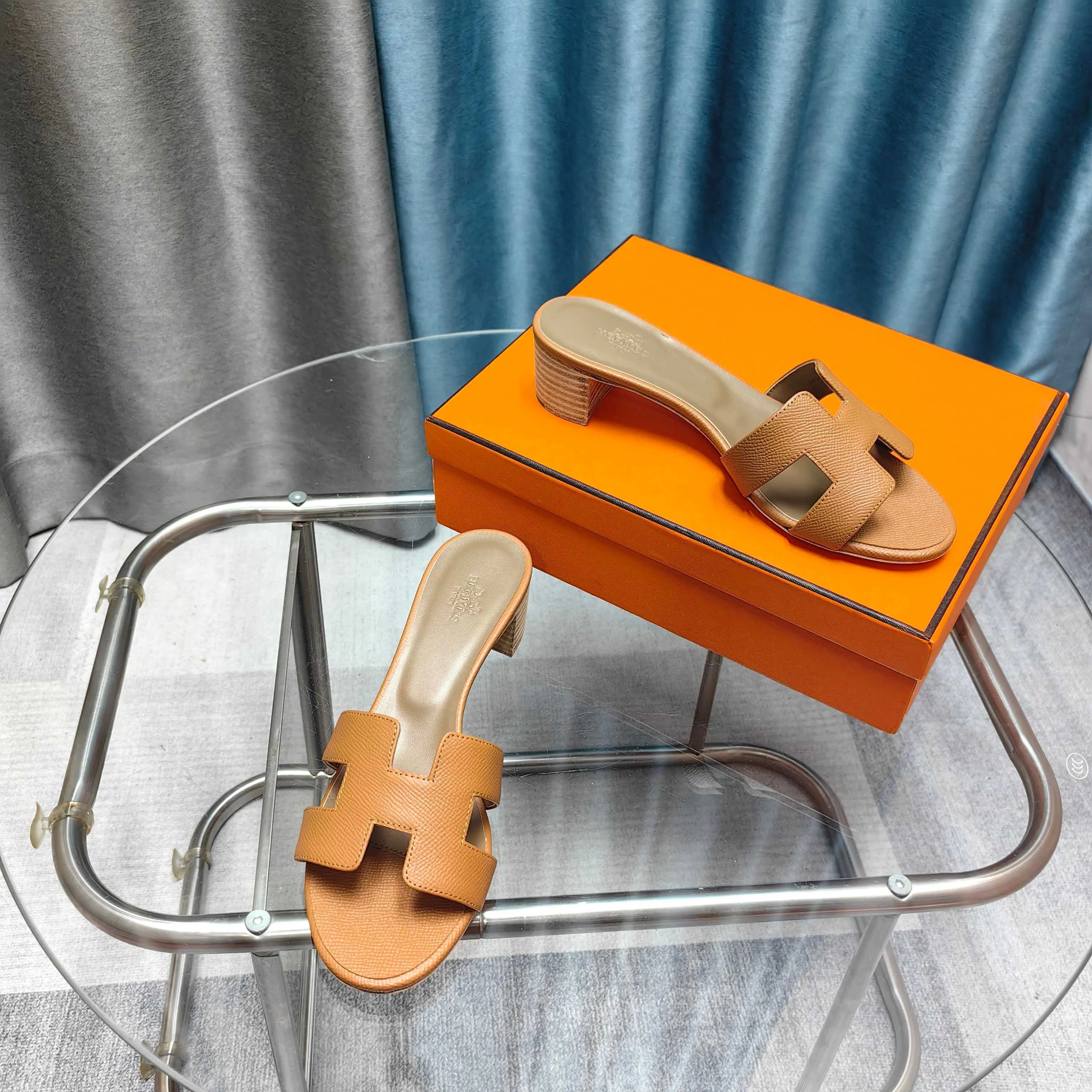 Hermès Oran 拖鞋 舒適(數字4) Hermès Oran 拖鞋 舒適(數字4)