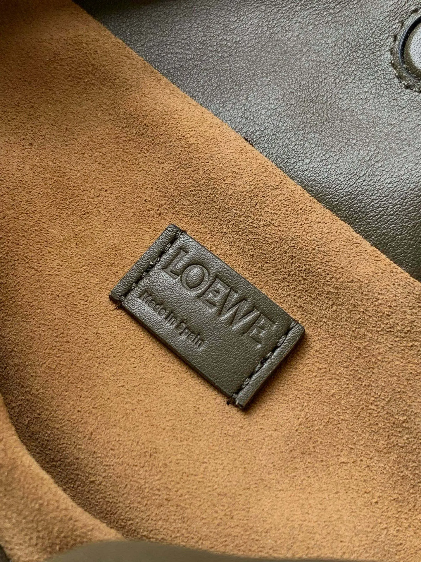 Loewe 卡其 小牛皮 托特包 大容量托特款