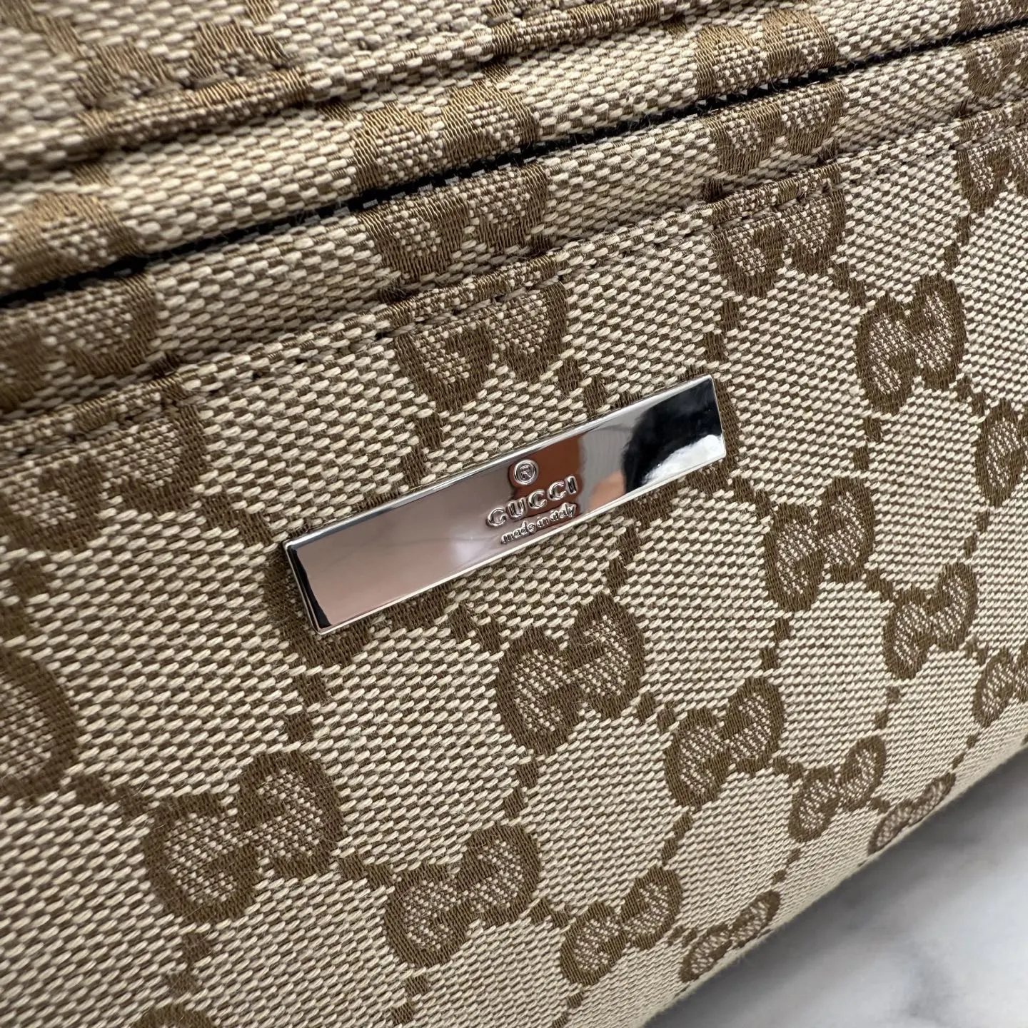 Gucci 棕色 銀色 帆布 雙肩包 实用雙肩款