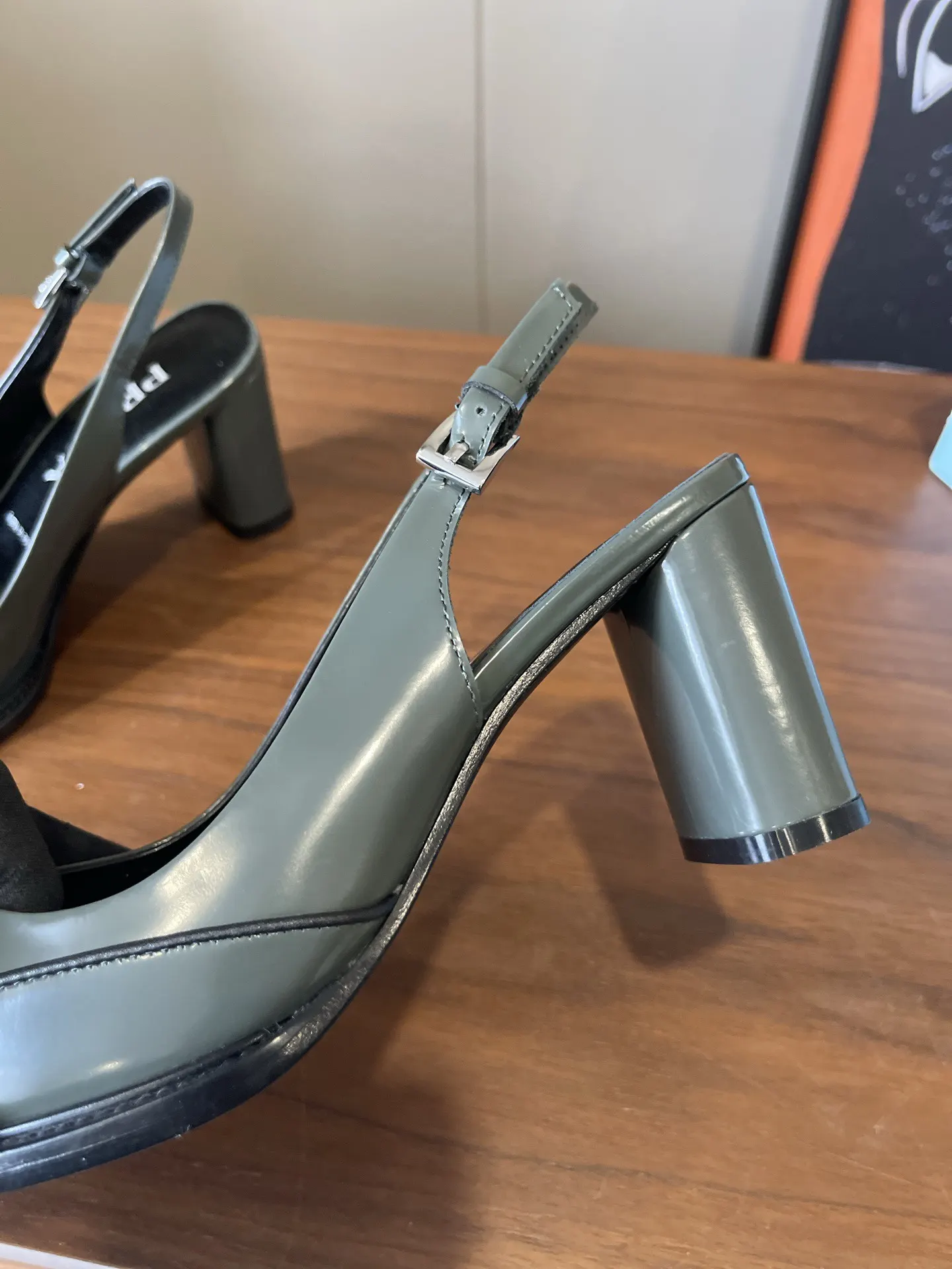 Prada 羊皮 单鞋 舒适 高跟鞋