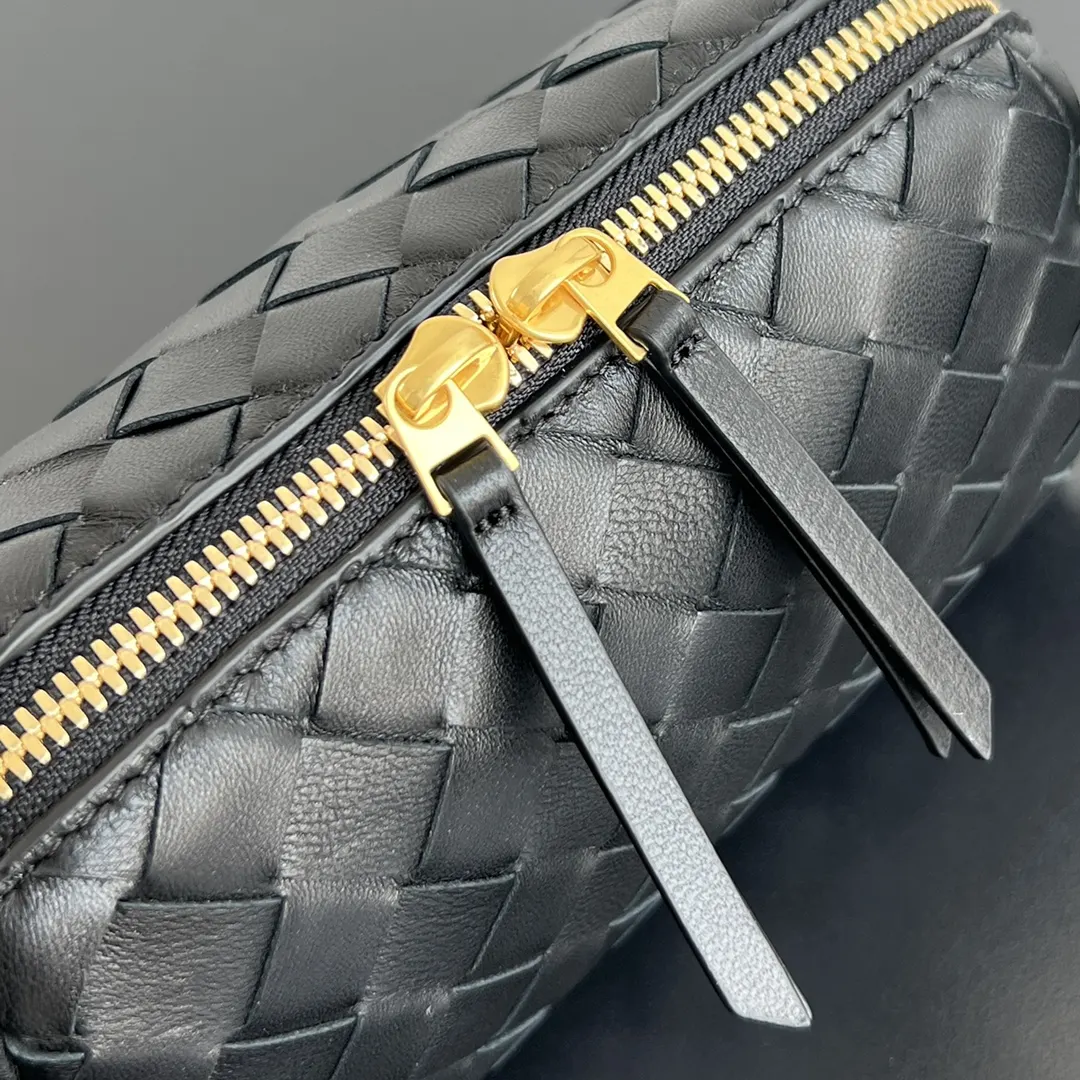 Bottega Veneta 腋下包 復古腋下背款