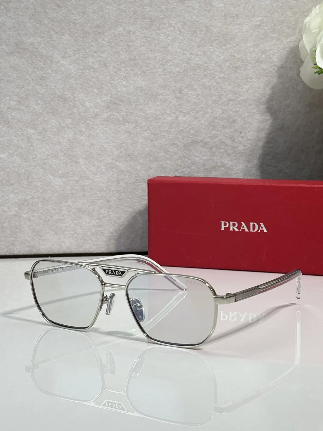 Prada 墨镜 時尚防晒款