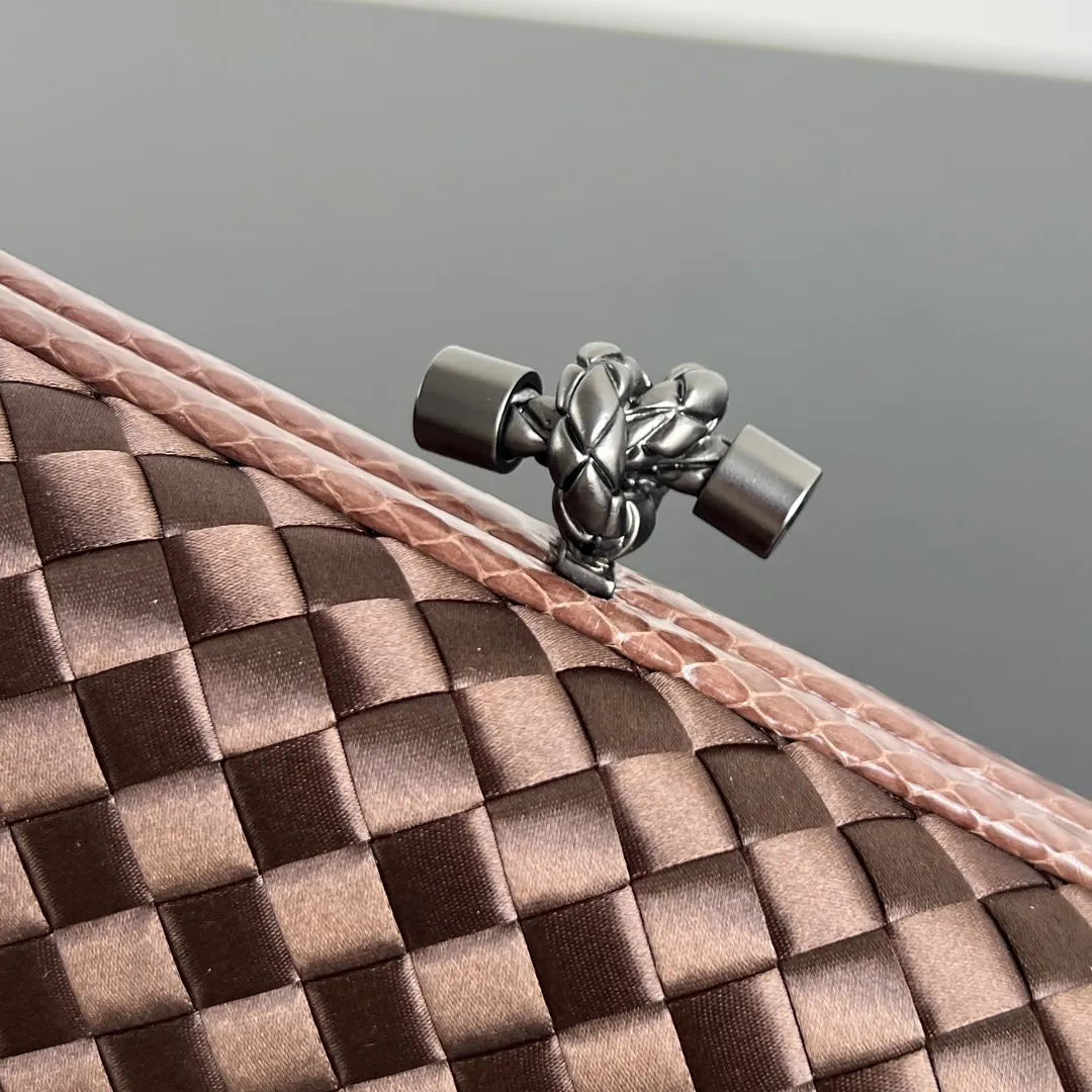 Bottega Veneta 化妆包 便携收纳款