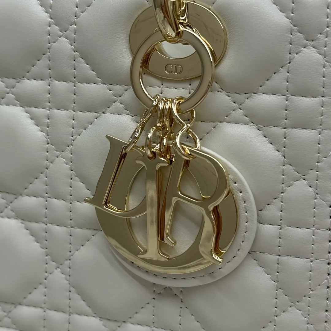 Dior Lady Dior 白色羊皮手袋 金色吊饰款