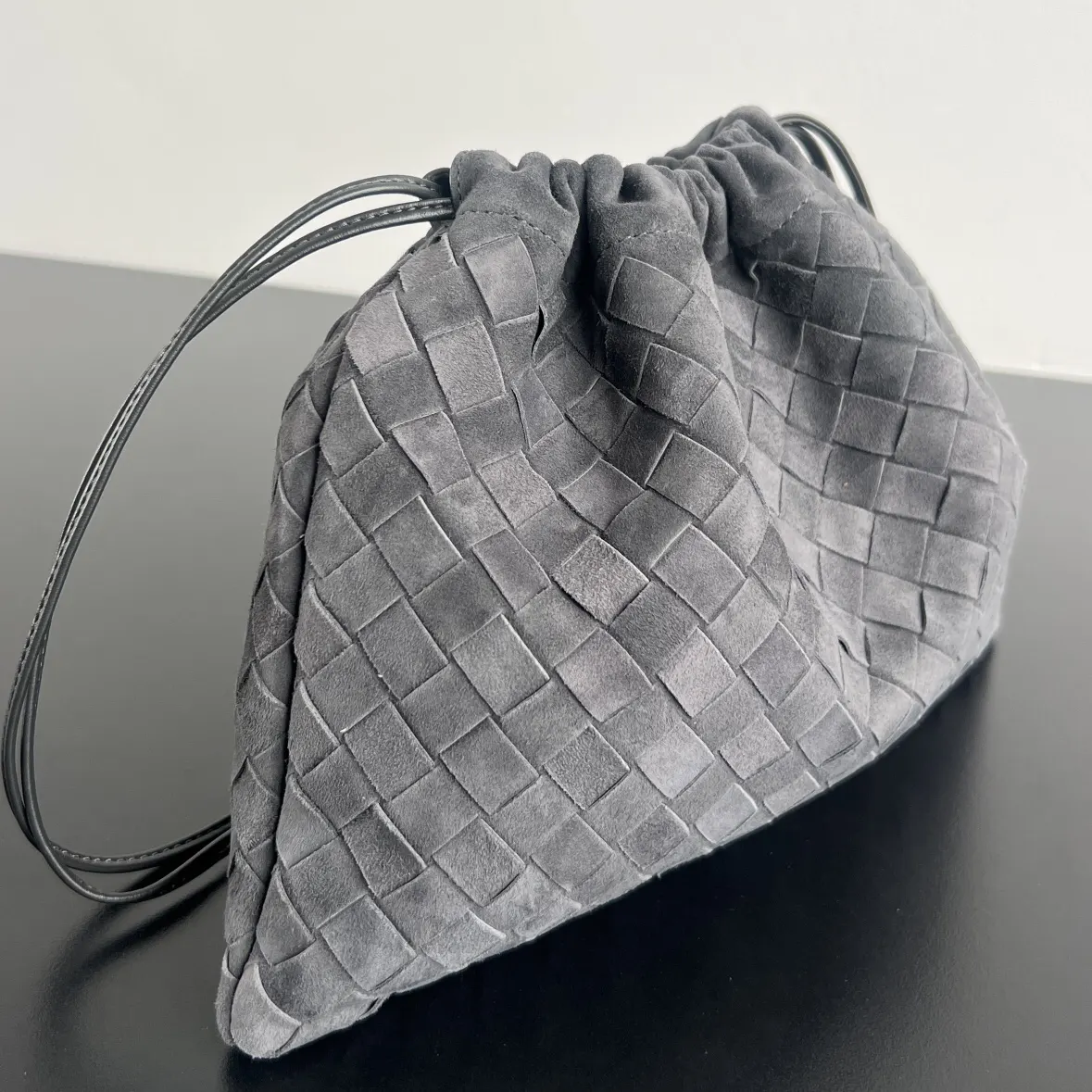 Bottega Veneta 麂皮 腋下包 复古腋下背款