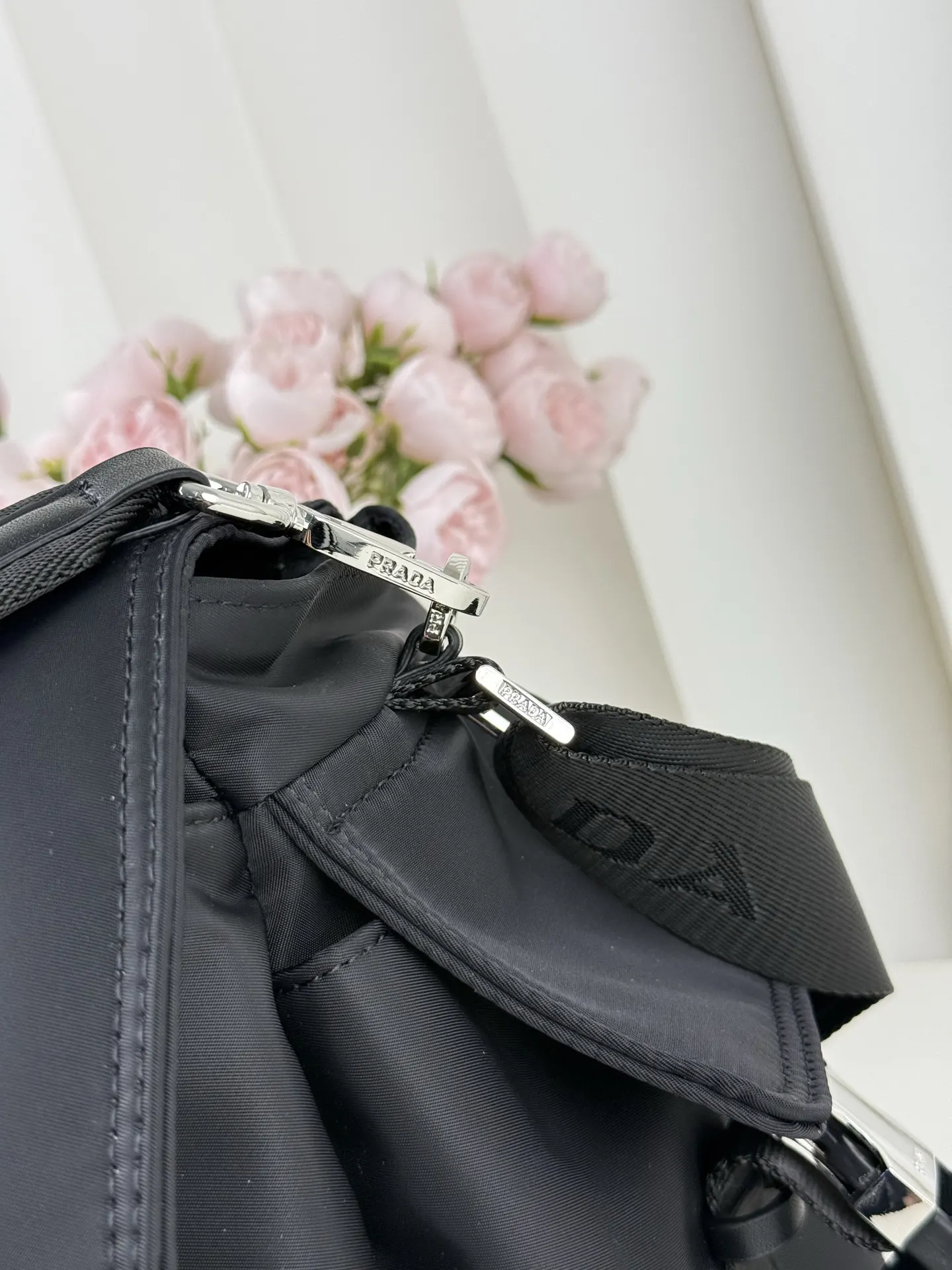 Prada Re-Nylon 三角標 斜背包