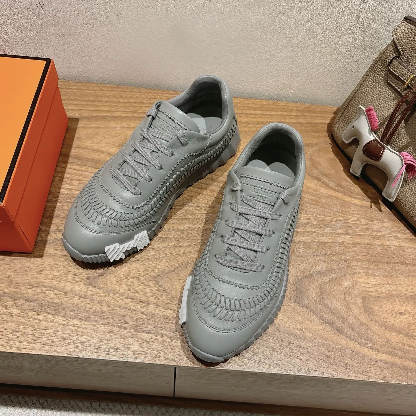 Hermès SS 运动鞋(數字2) Hermès SS 运动鞋(數字2)