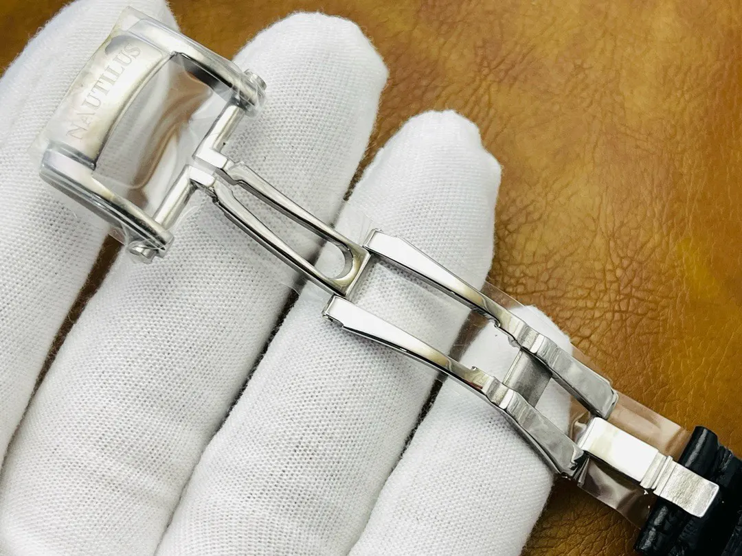 ⃣ 直径 0毫米 精钢镀金 蓝宝石玻璃镜面 手表 经典腕表款