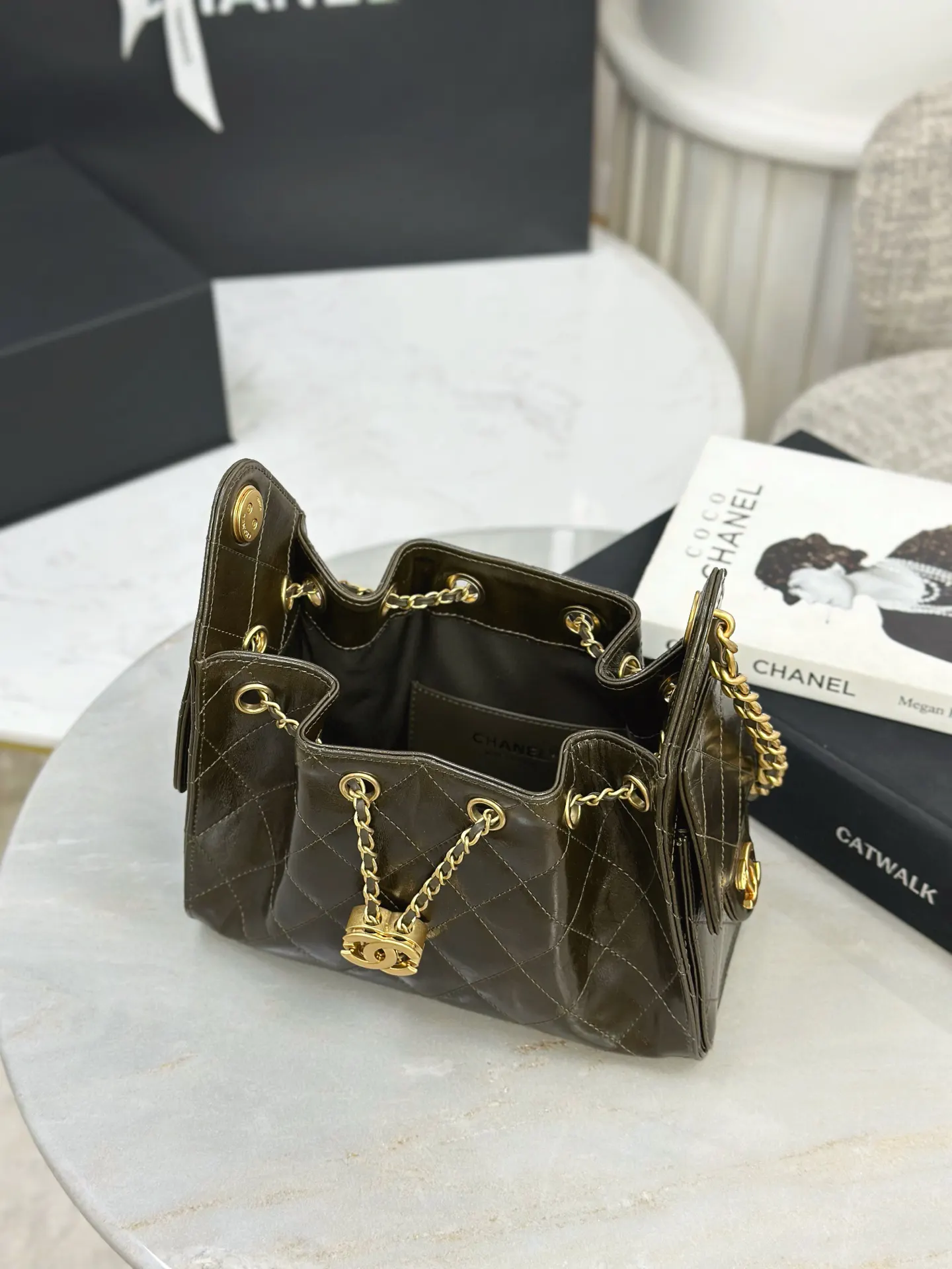 Chanel 油蠟羊皮22 Bag鏈條包 單肩斜挎