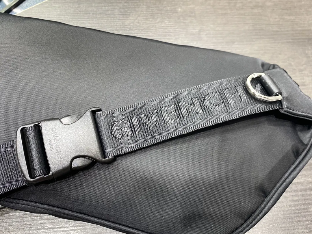 Givenchy 黑色 帆布 腰包 休閒腰包款