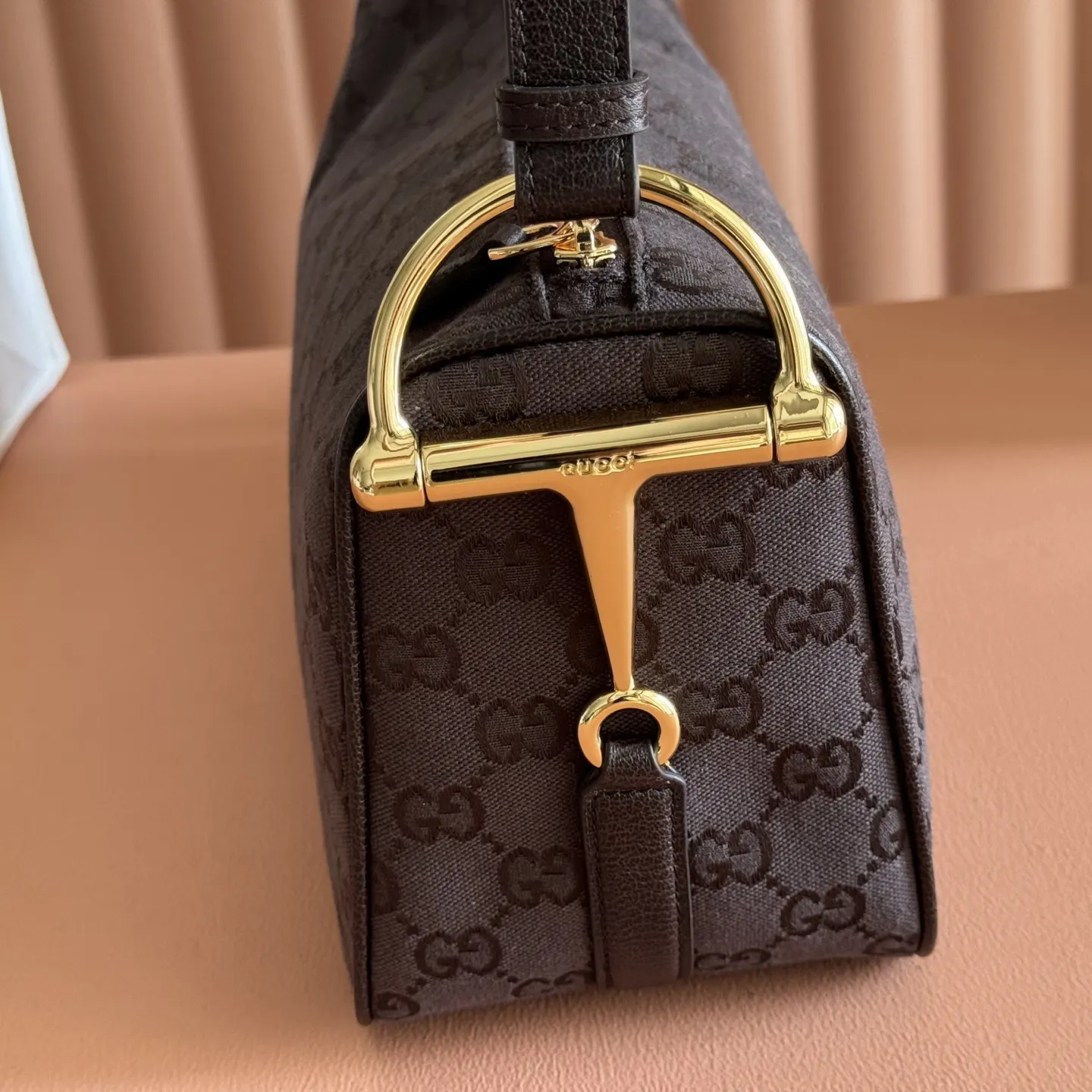 Gucci 棕色 金色 牛皮 腋下包 復古腋下背款