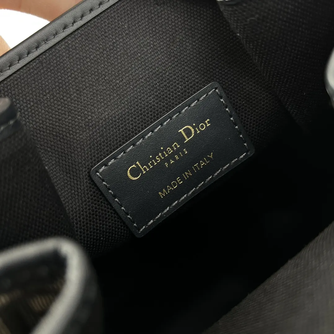 批 水桶包 中号 优雅而 链条包 精致链条款