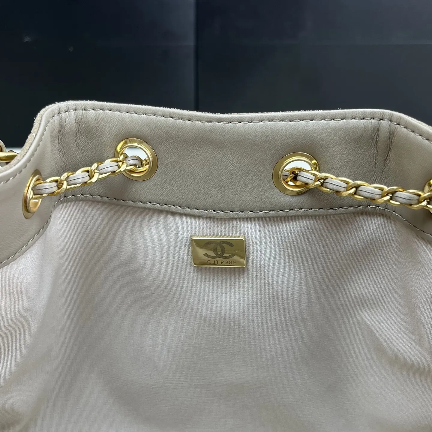Chanel Gray Hobo Shoulder Bag Vintage Leather