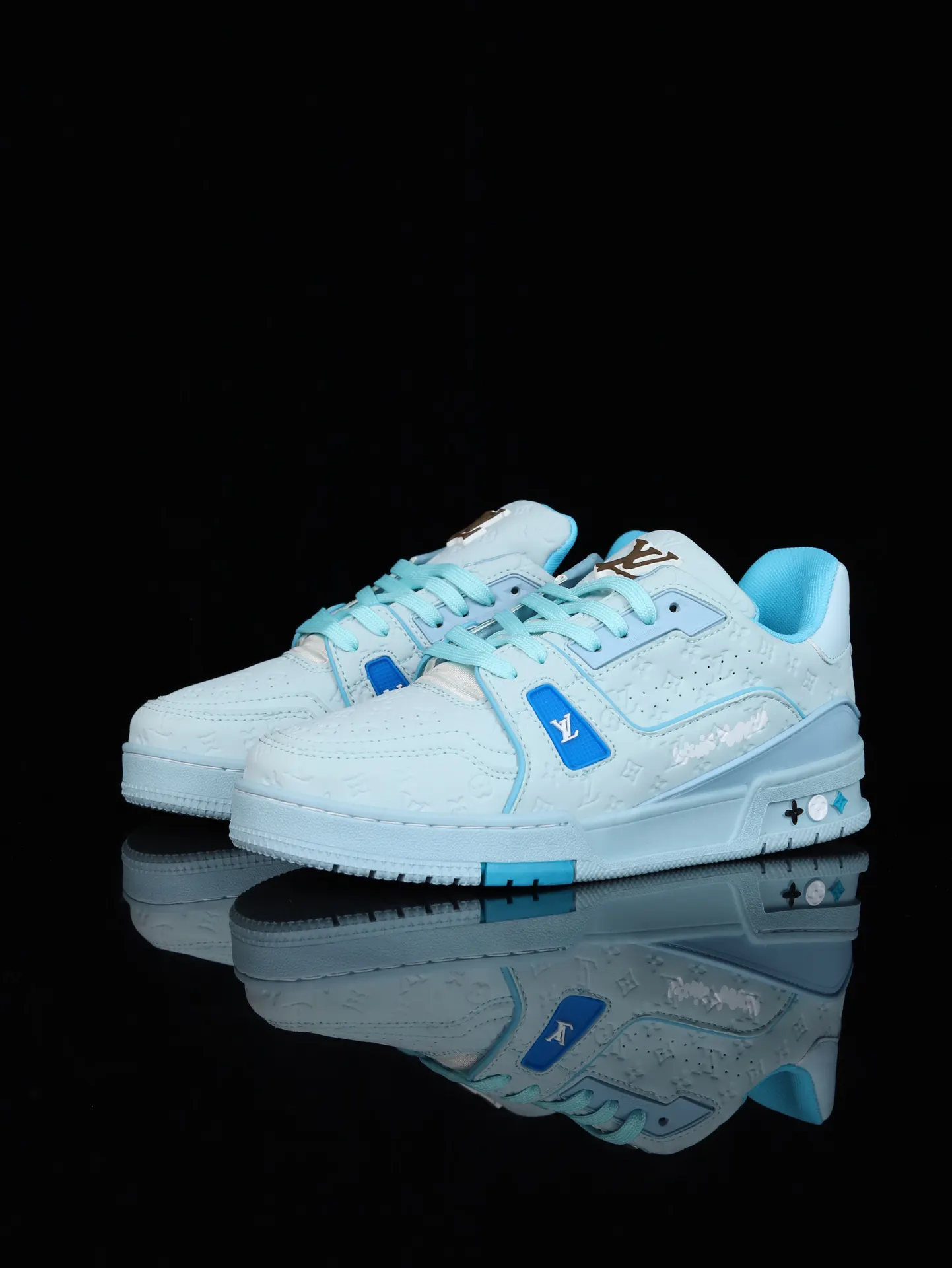 Louis Vuitton Sneakers