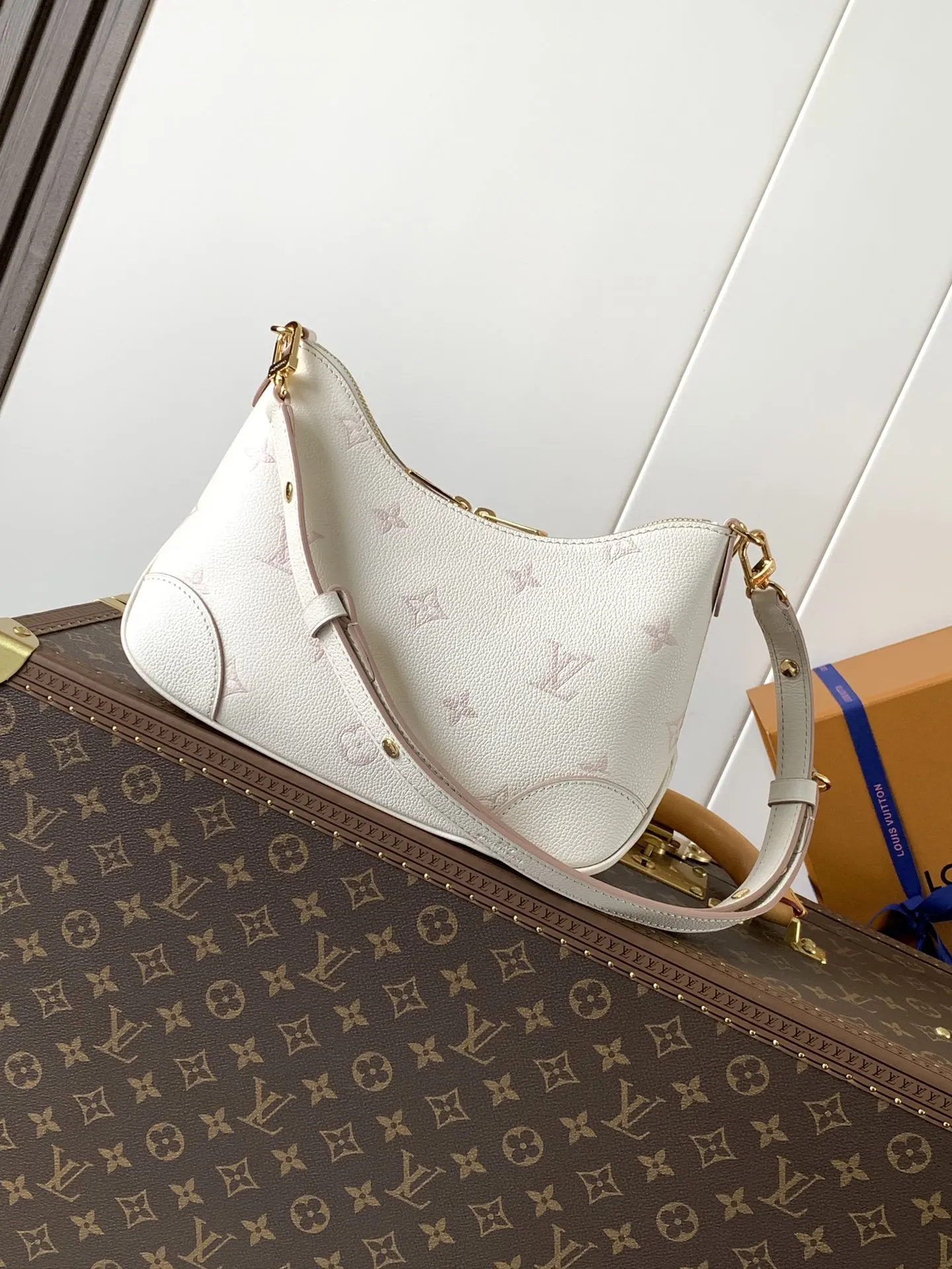 LV Boulogne chain bag, shoulder crossbody Image 3 LV Boulogne chain bag, shoulder crossbody Image 3