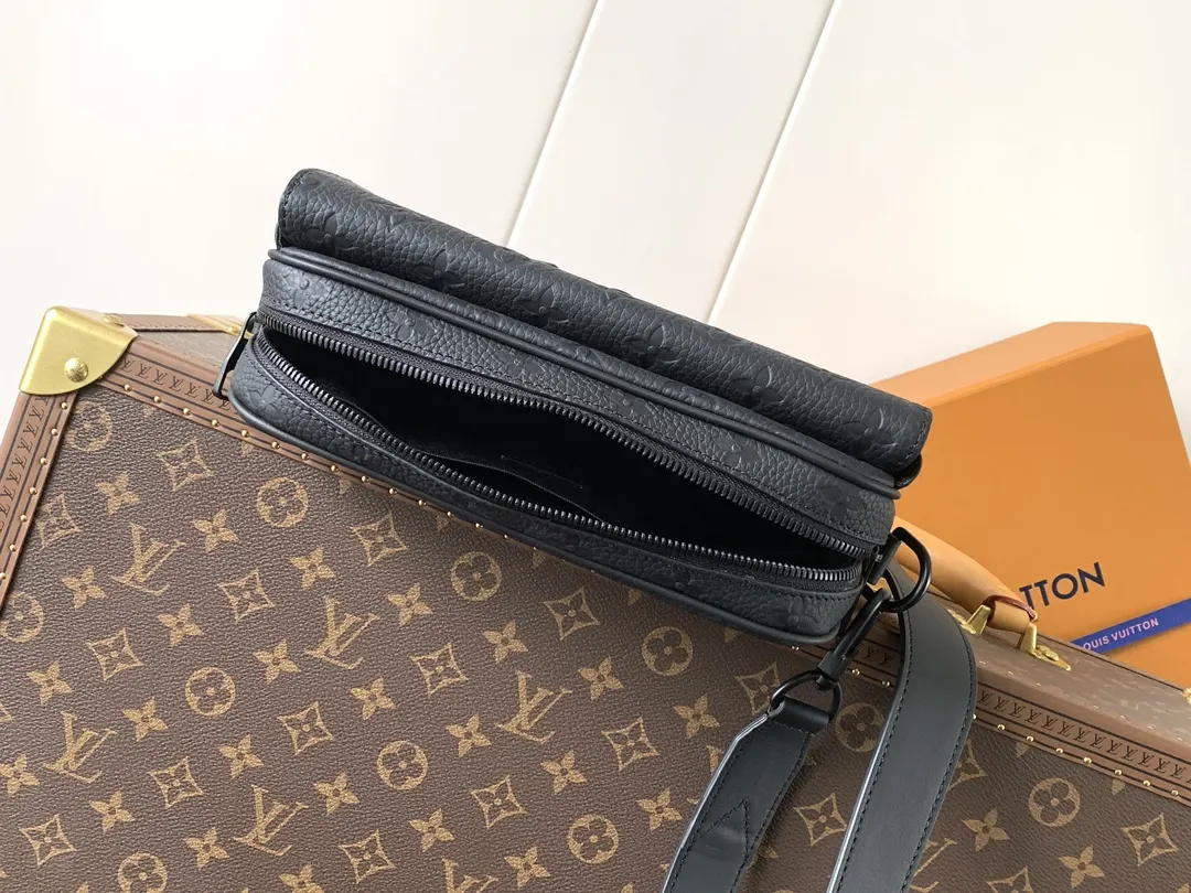 LV 老花鏈條腋下包 單肩款(數字17) LV 老花鏈條腋下包 單肩款(數字17)
