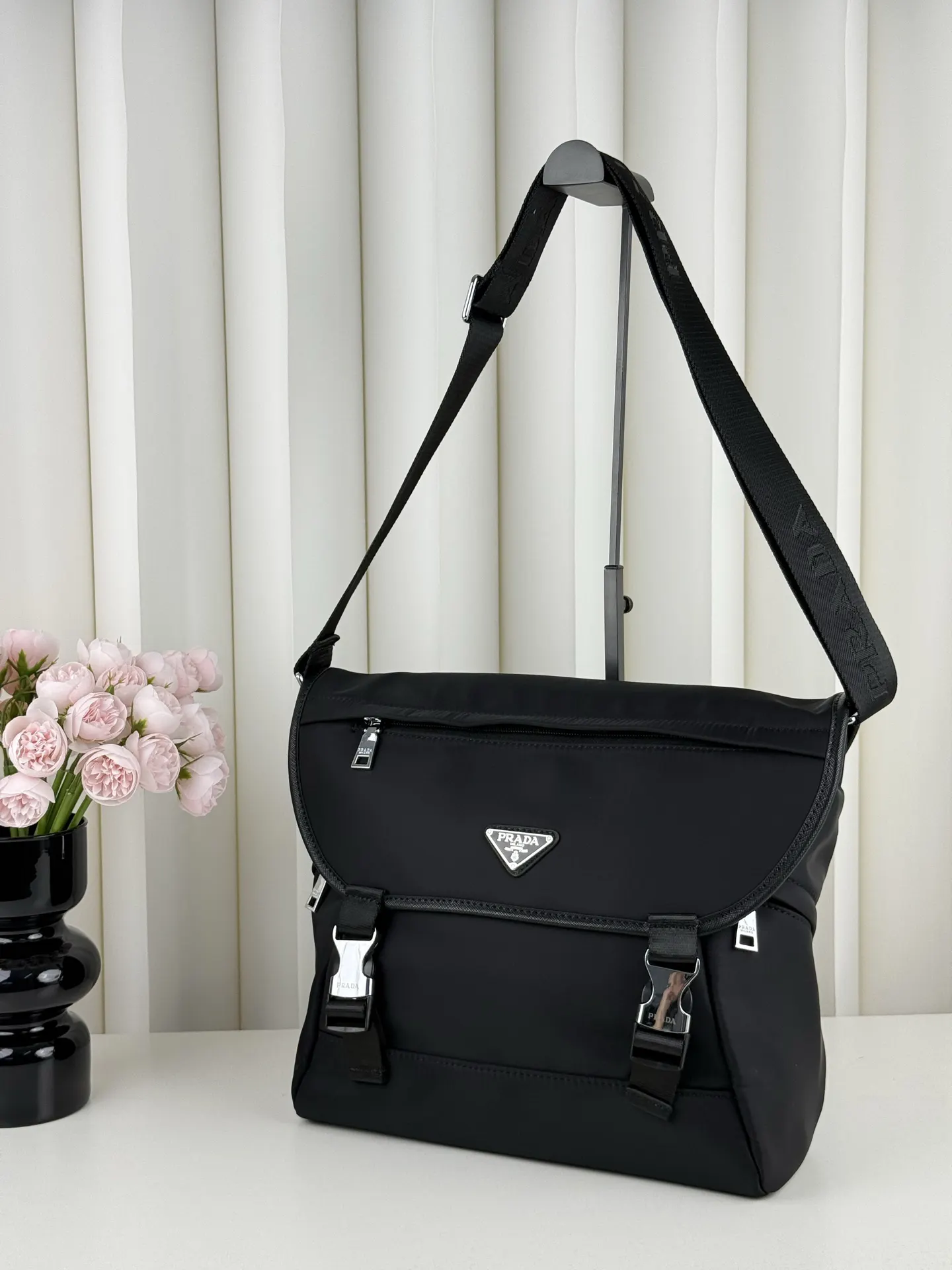 Prada Re-Nylon 尼龙 牛皮 邮差包 斜挎包