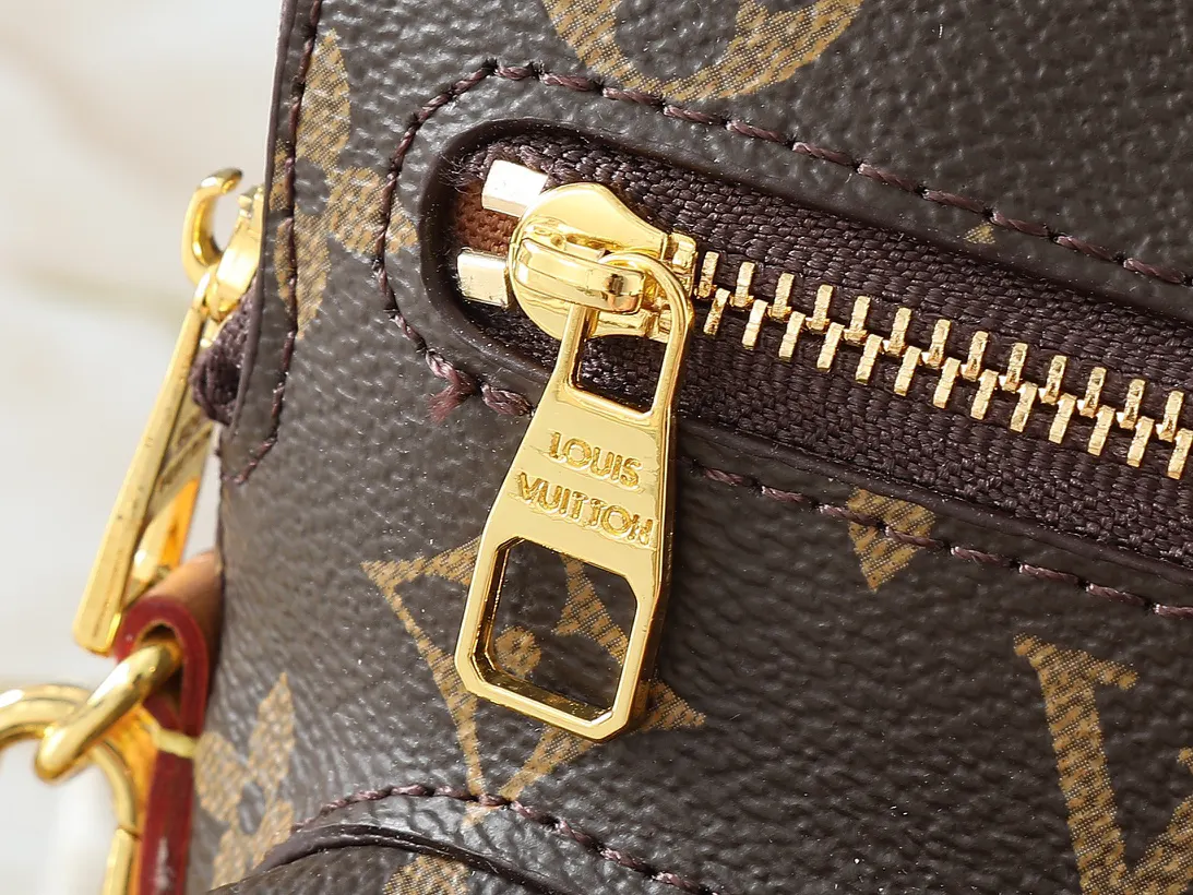 Monogram Chain Bag Leather