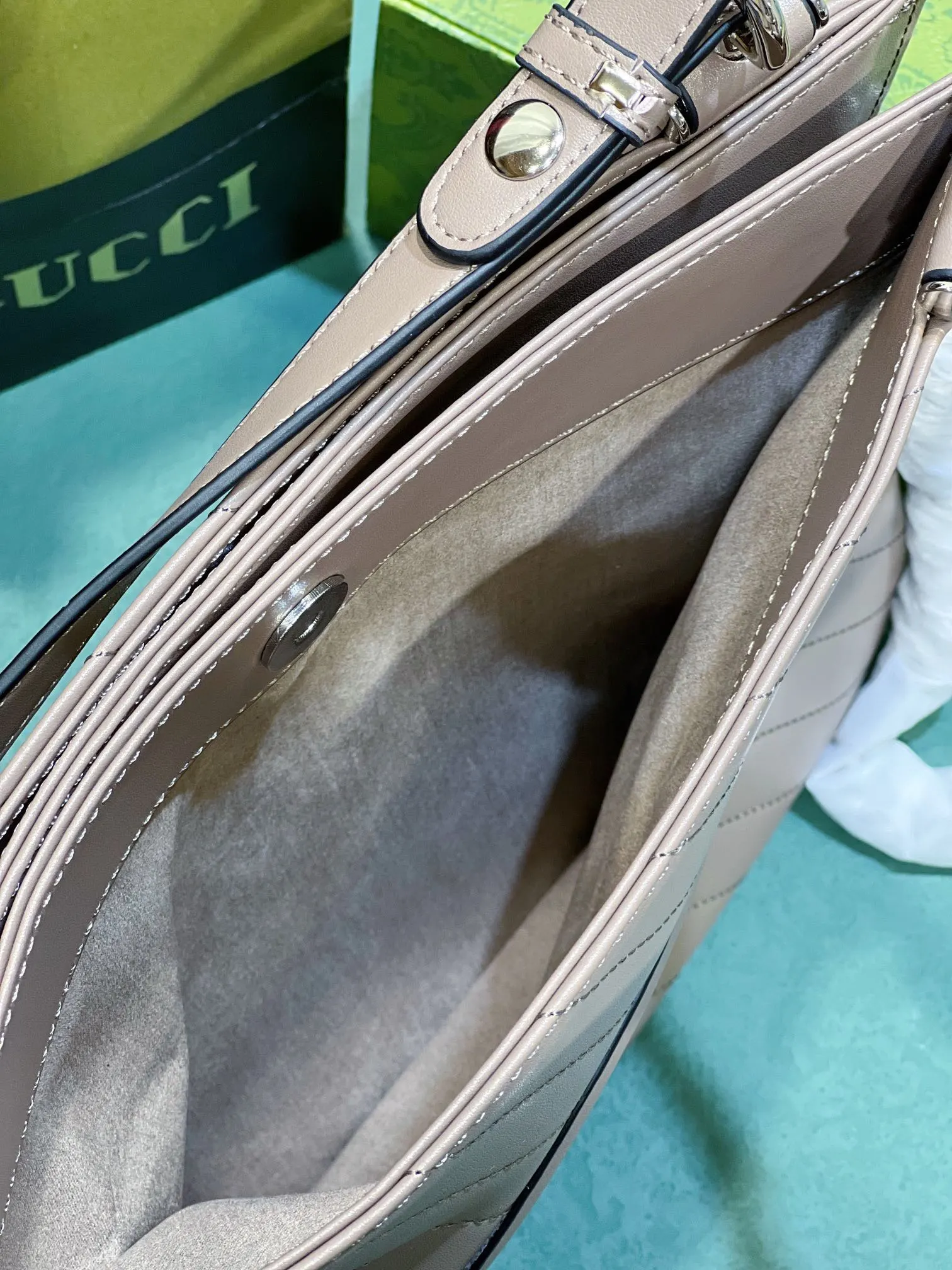 灰色 皮革 Gucci Blondie系列中号托特包 大容量托特款