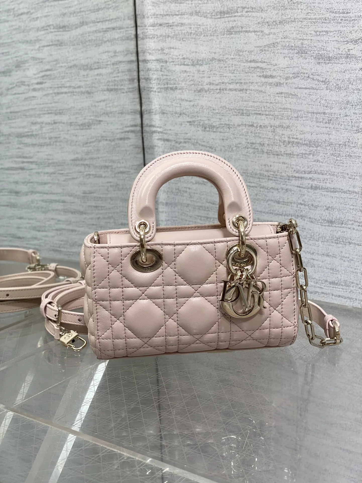 Dior 羊皮 进口 羊皮横款迷你戴妃包胭脂粉D Joy bag羊 鏈條包 精致鏈條款