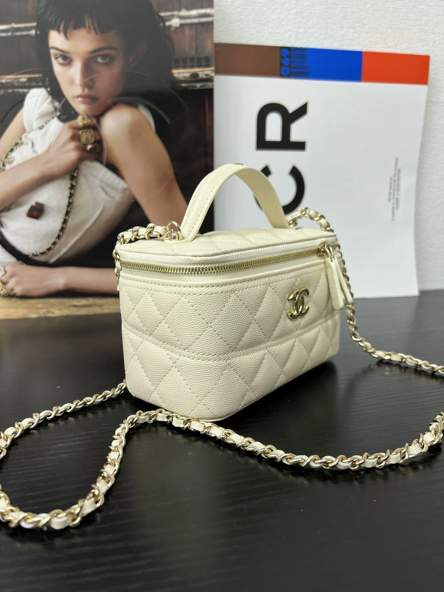 Chanel 小牛皮鏈條包 單肩斜挎
