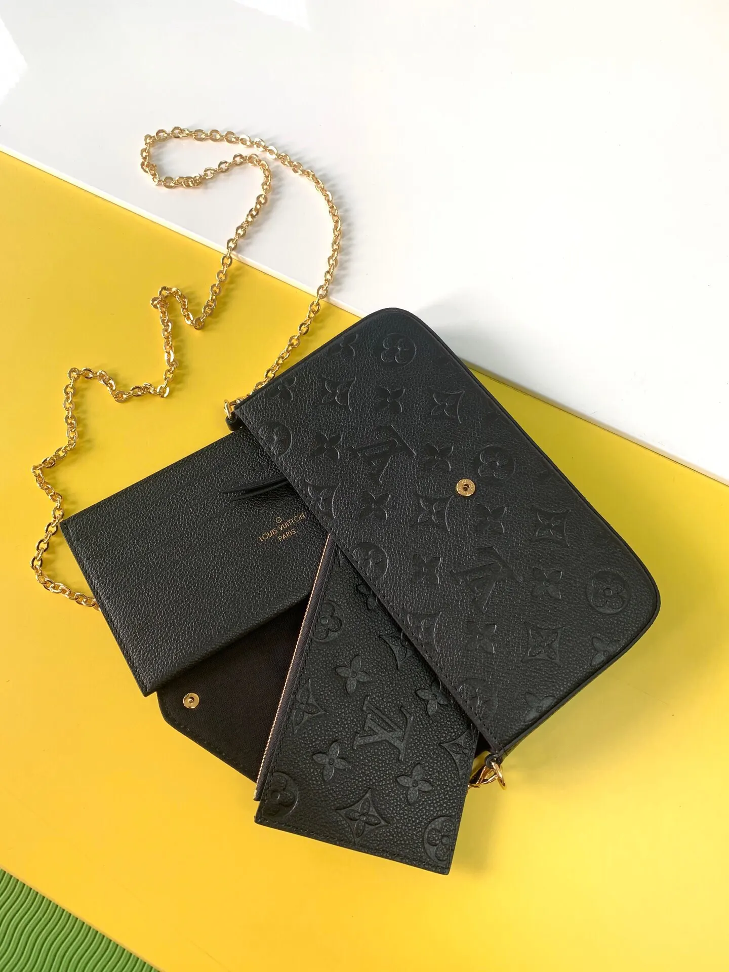 LV 黑色壓紋长款錢包 信封手拿款(數字13) LV 黑色壓紋长款錢包 信封手拿款(數字13)