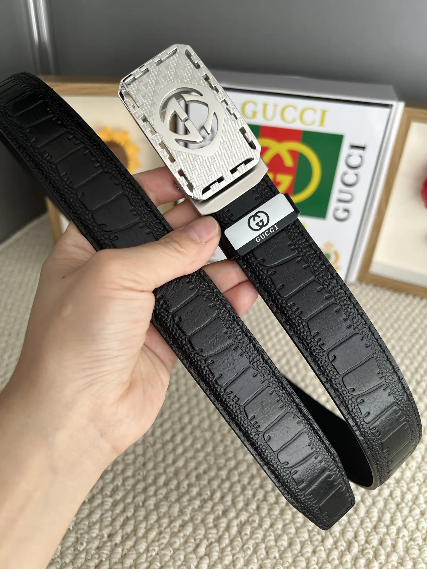 Gucci 双G扣牛皮腰带