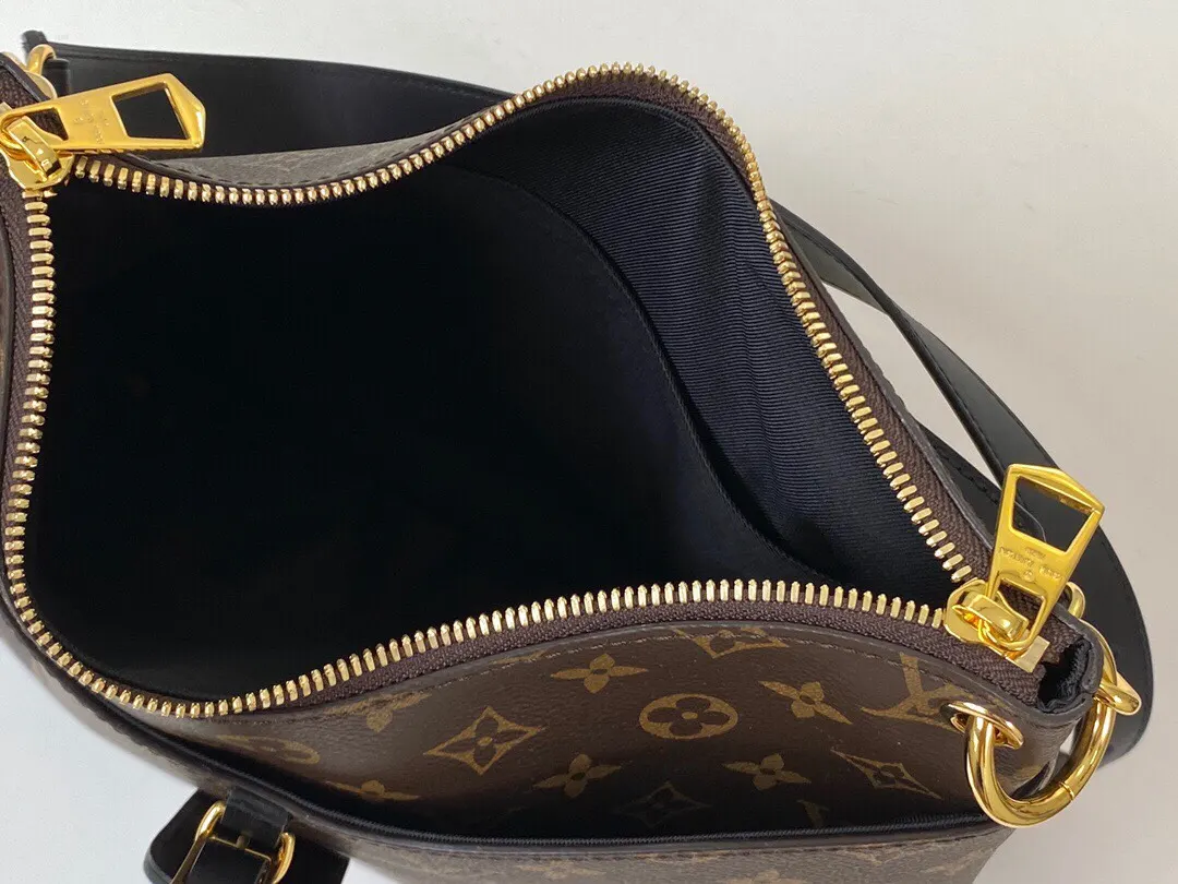 LV messenger bag Image 8 LV messenger bag Image 8