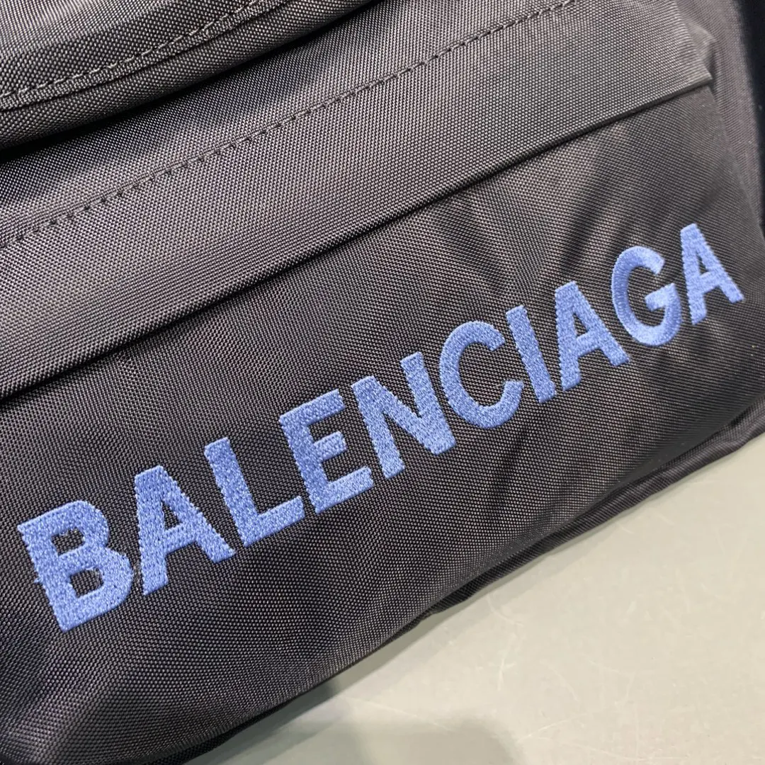 巴黎家Balen Wheel Logo 刺繡腰包 尺 休閒腰包款