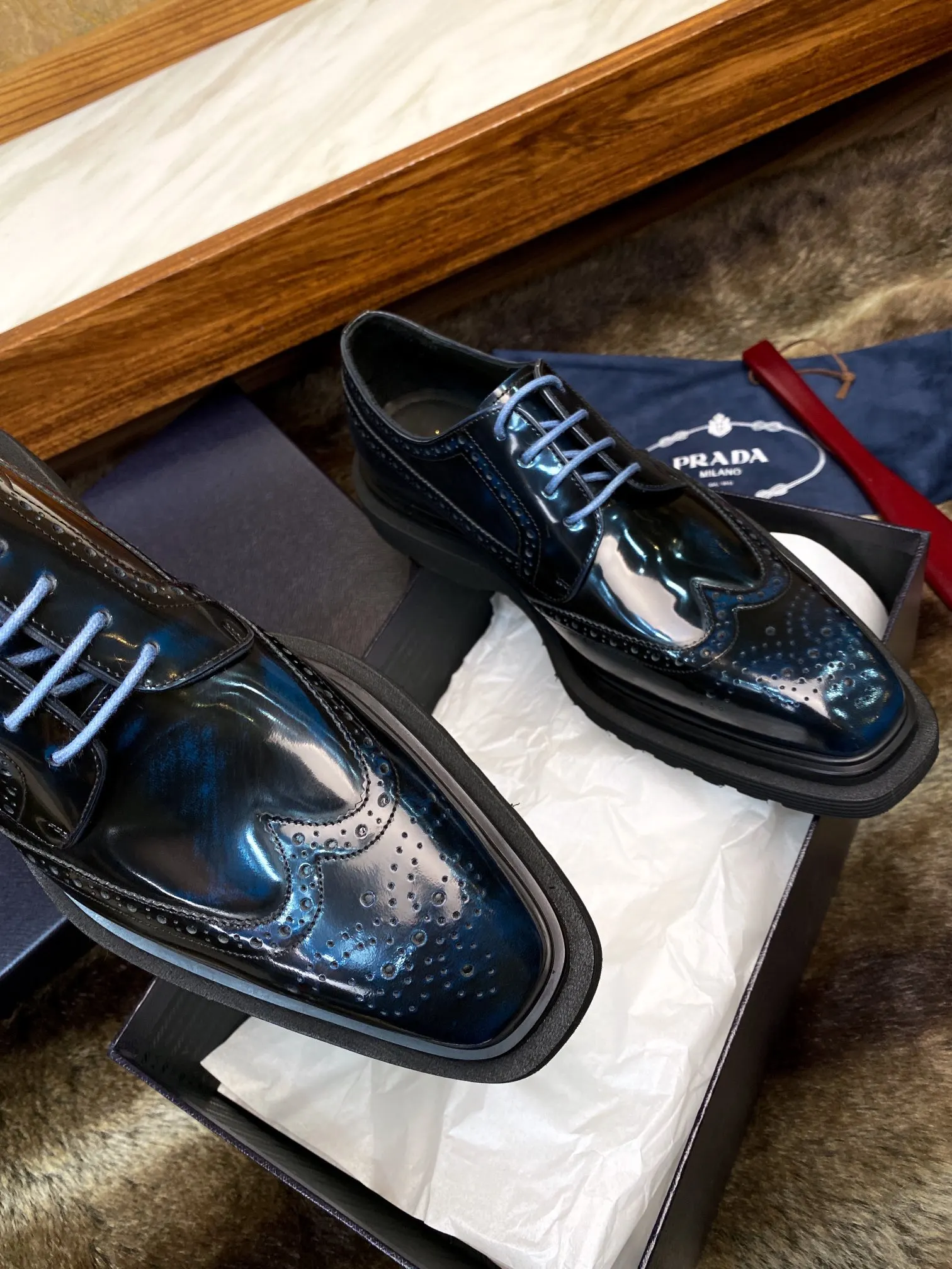 Prada 牛皮 休闲鞋 舒适