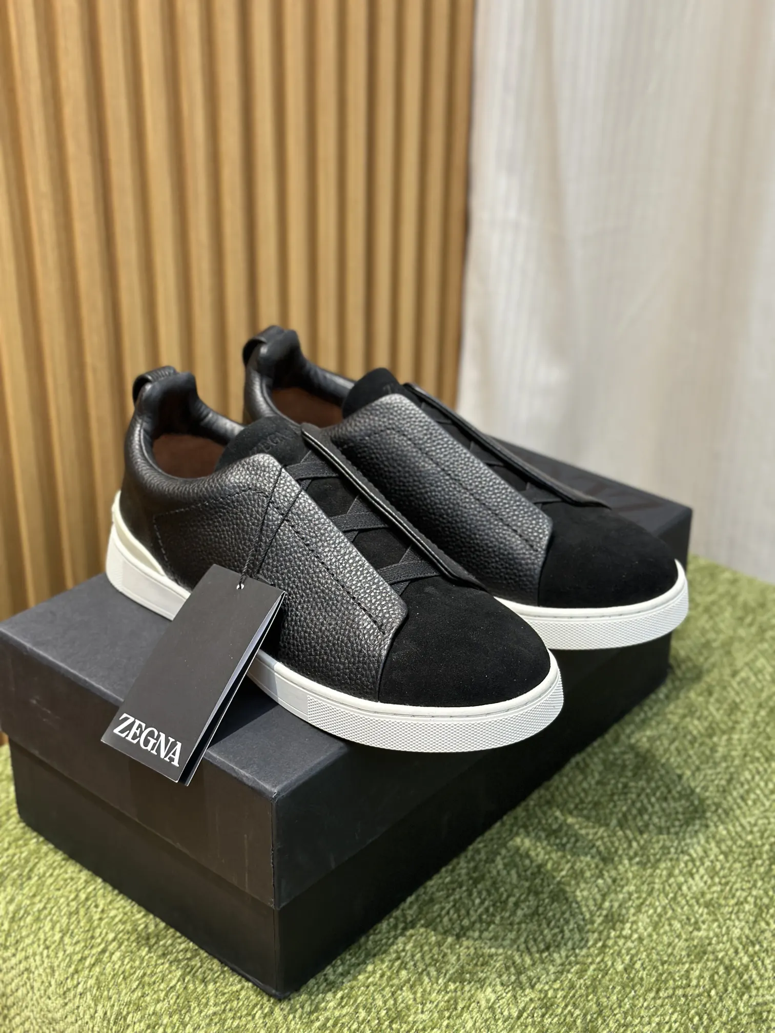 Triple S Casual Versatile Image 3 Triple S Casual Versatile Image 3