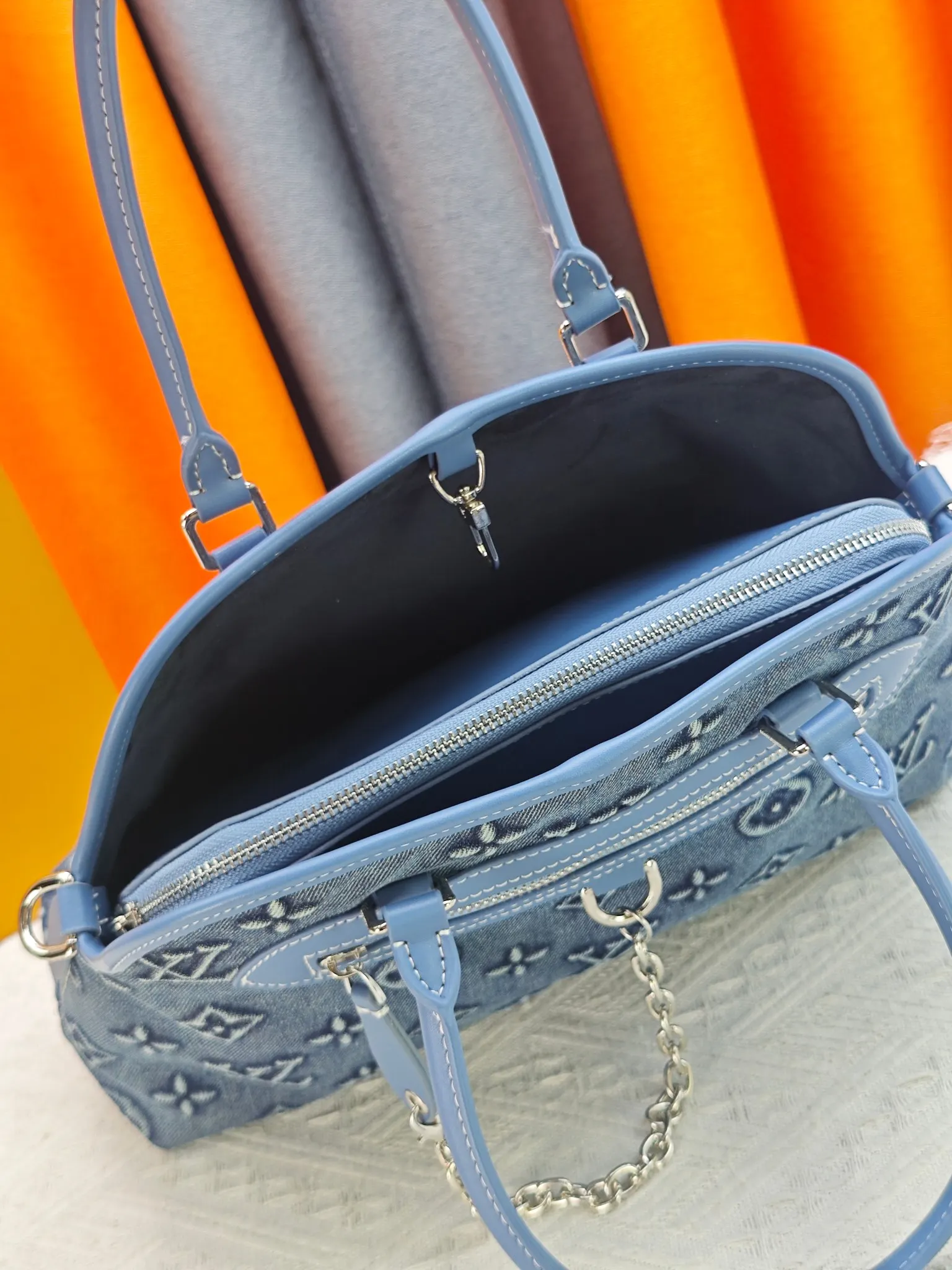 Louis Vuitton Monogram Chain Bag Leather Image 9 Louis Vuitton Monogram Chain Bag Leather Image 9
