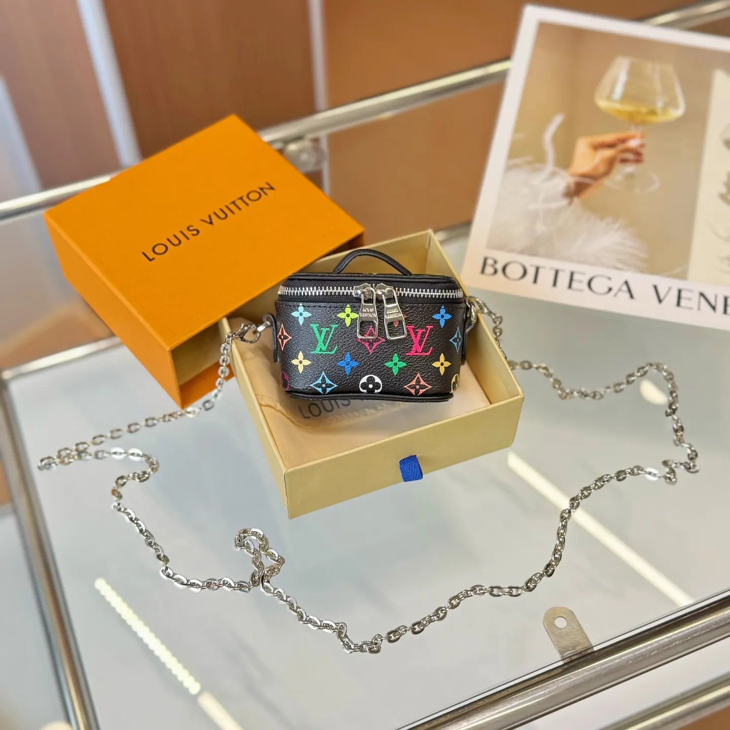 LV 帆布 色 供应 迷你microvanity 鏈條包 精致鏈條款